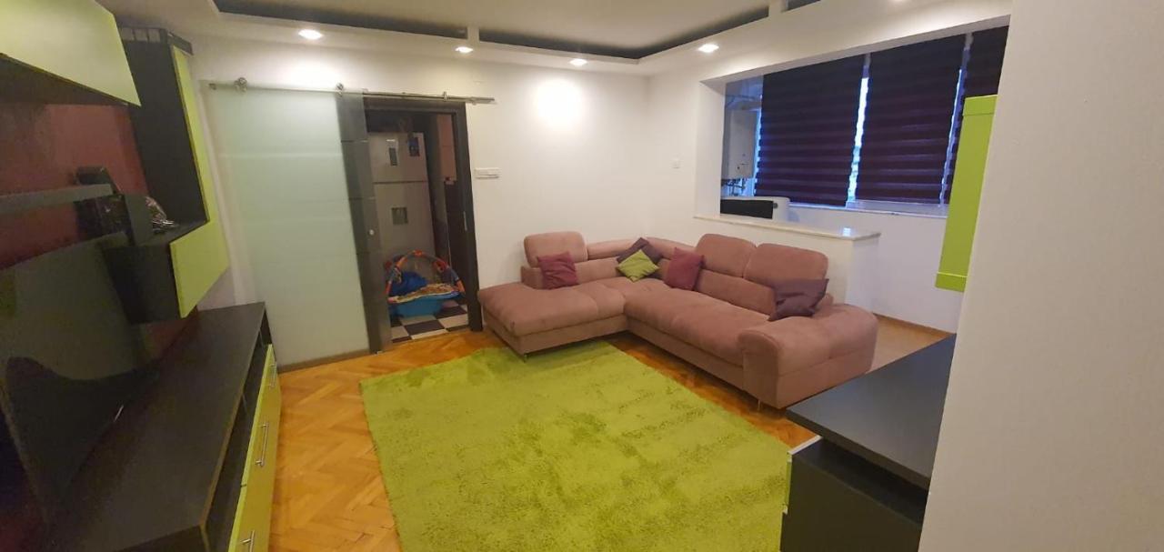 Modern Apartment Pitesti Exterior photo